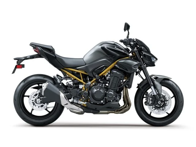Right side studio view of the 2026 Kawasaki Z900 in Ebony with a gold-finished trellis frame